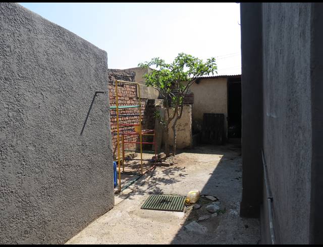 3 BEDROOM FREEHOLD FOR SALE IN BURGERSHOOP